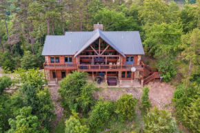 Cabin with Game Room and Hot Tub in Broken Bow!